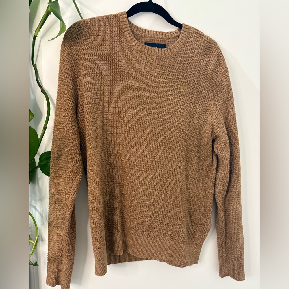 Hollister Women's Brown Crew Neck Sweater - Picture 2 of 9